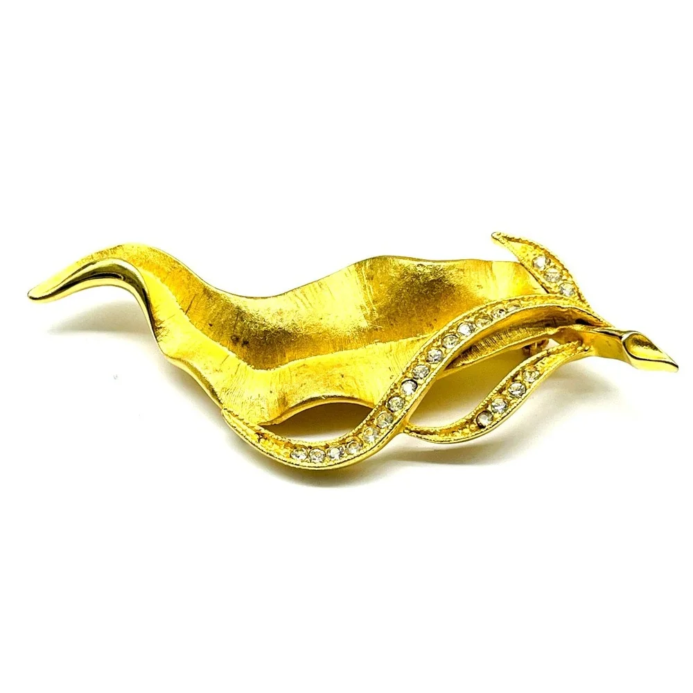 Signed Tara Gold Tone Abstract Leaf Brooch Pin Openwork Vintage Modernist